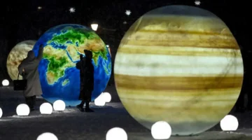 ظاهرة فلكية نادرة.. موعد رؤية 6 كواكب تزين السماء في وقت واحد